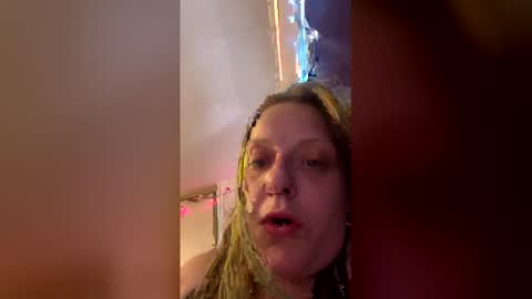Snapshot of queenstonermami chatting on April 18, 2026, 6:56 pm queenstonermami online show from April 18, 2026, 6:56 pm