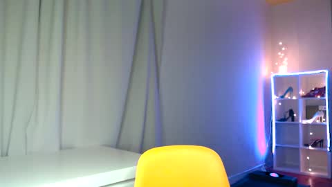 Queensy online show from March 9, 2025, 6:00 pm