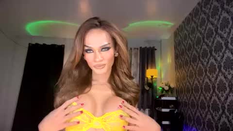 Snapshot of queenvalentinats chatting on July 2, 2026, 3:34 am ValentinaMoone online show from July 2, 2026, 3:34 am