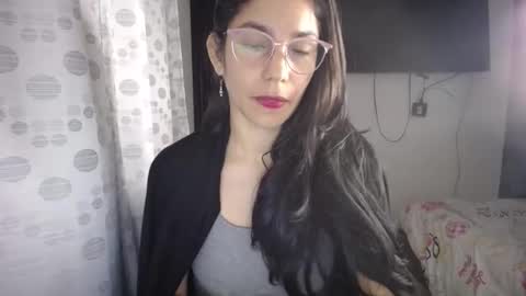 Snapshot of queenvictoria2023 chatting on December 23, 2024, 6:44 am Paola online show from December 23, 2024, 6:44 am