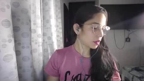 Snapshot of queenvictoria2023 chatting on January 7, 2025, 5:01 am Paola online show from January 7, 2025, 5:01 am