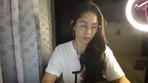 Snapshot of queenvictoria2023 chatting on January 21, 2025, 3:59 am Paola online show from January 21, 2025, 3:59 am