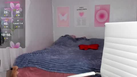 Snapshot of queitsharm_ chatting on May 13, 2026, 7:17 am Anna online show from May 13, 2026, 7:17 am