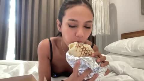 quelc538 online show from April 12, 2026, 2:05 am