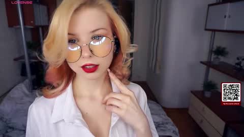 Tate online show from November 26, 2025, 6:36 am