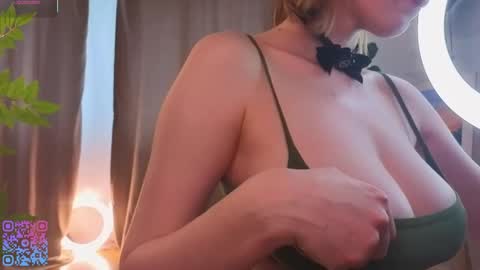 Teri  My favorite vibes 77 101 222 666 online show from April 21, 2026, 2:48 am