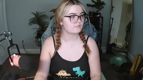 Snapshot of quervoqueen1 chatting on February 15, 2026, 3:36 am Bri online show from February 15, 2026, 3:36 am