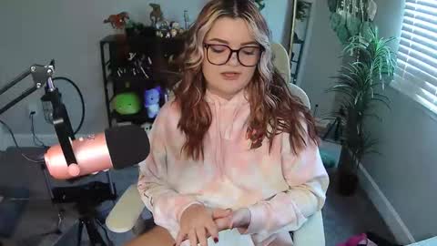 Snapshot of quervoqueen1 chatting on May 10, 2026, 7:52 pm Bri online show from May 10, 2026, 7:52 pm