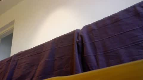 quetequeres online show from April 3, 2026, 8:01 am