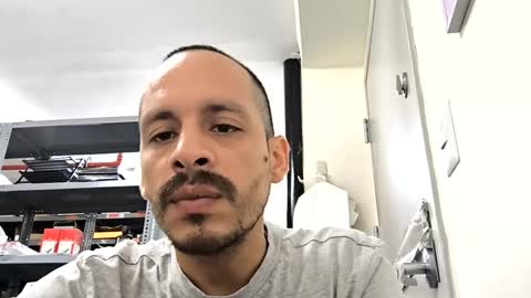 quik32 online show from March 10, 2025, 3:20 pm