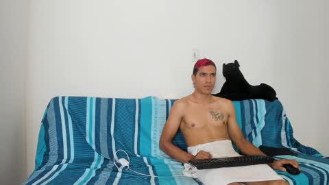 QuinnAndPuma online show from January 31, 2025, 3:52 am