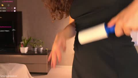 Snapshot of quintessencel chatting on November 24, 2025, 1:33 pm Next stream December 1 FANSLY Loxrye online show from November 24, 2025, 1:33 pm