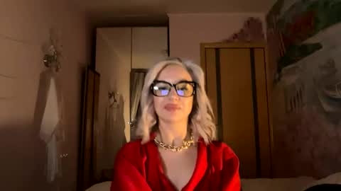 Snapshot of qusi28 chatting on February 16, 2025, 12:19 am qusi28 online show from February 16, 2025, 12:19 am