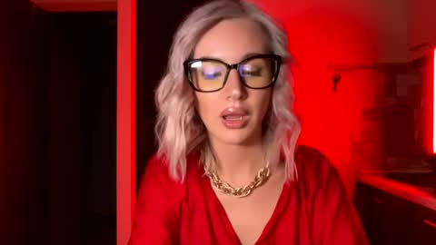 Snapshot of qusi28 chatting on February 27, 2025, 10:09 pm qusi28 online show from February 27, 2025, 10:09 pm