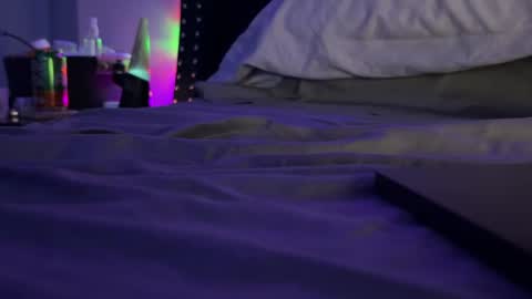 Snapshot of qwertyderpp chatting on October 17, 2025, 8:28 am qwerty online show from October 17, 2025, 8:28 am