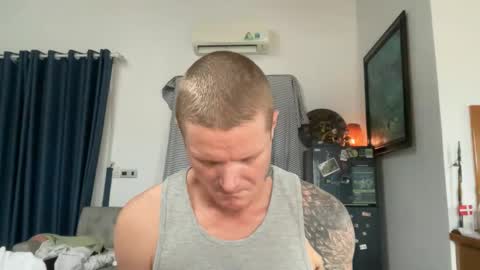 rabbit_eyes69 online show from January 7, 2026, 4:48 am