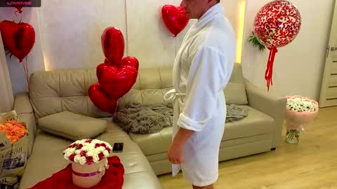 Snapshot of rabbits_couple chatting on February 5, 2025, 6:48 pm Jess John online show from February 5, 2025, 6:48 pm