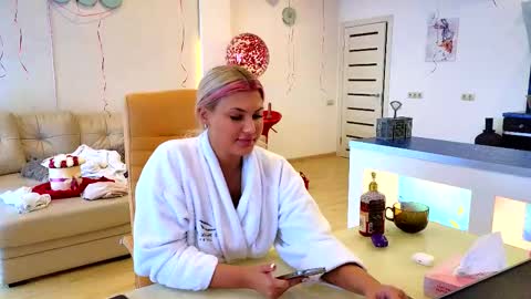 Snapshot of rabbits_couple chatting on February 19, 2025, 8:44 am Jess John online show from February 19, 2025, 8:44 am