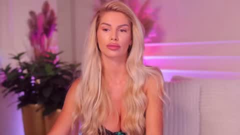rachel_quinn_ online show from June 30, 2026, 3:40 am