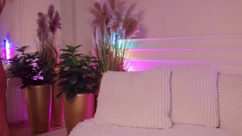 rachel_quinn_ online show from July 19, 2026, 3:43 am