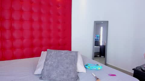  DALIANA  online show from November 17, 2025, 8:03 pm