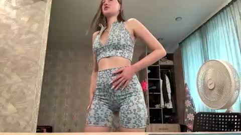 Elena online show from June 26, 2026, 5:23 am