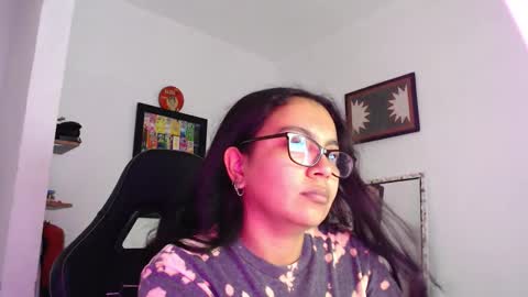 rachell_420 online show from November 4, 2025, 11:09 am