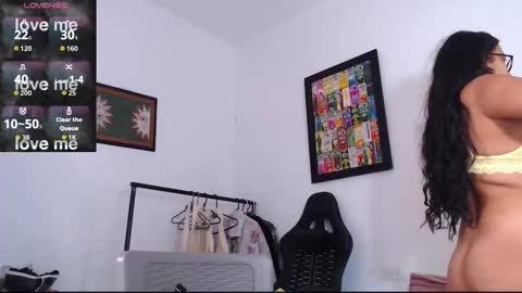 rachell_420 online show from December 18, 2025, 12:33 pm