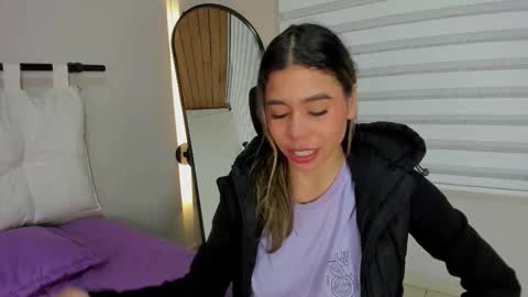 Snapshot of rachell_criss chatting on December 4, 2025, 4:33 am Rachell online show from December 4, 2025, 4:33 am