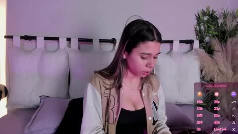 Snapshot of rachell_criss chatting on February 4, 2026, 3:45 am Rachell online show from February 4, 2026, 3:45 am