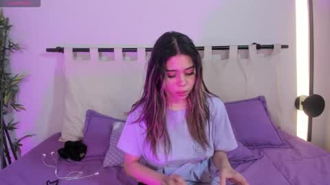 Snapshot of rachell_criss chatting on February 28, 2026, 4:13 am Rachell online show from February 28, 2026, 4:13 am