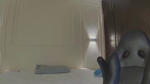 rachell_owen online show from December 23, 2025, 5:05 am