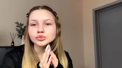 Snapshot of rachellemontag chatting on February 12, 2026, 12:44 pm Alex online show from February 12, 2026, 12:44 pm