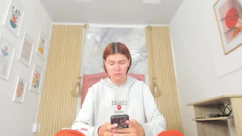 Snapshot of rachellesc chatting on June 4, 2026, 12:22 pm rachellesc online show from June 4, 2026, 12:22 pm