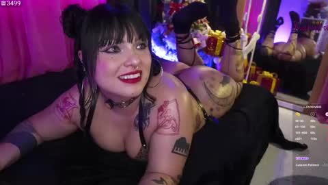 rachellk online show from December 22, 2025, 2:41 am