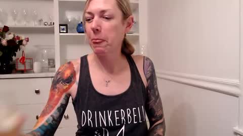 Snapshot of racytracy80 chatting on January 27, 2025, 5:36 am Racy Tracy online show from January 27, 2025, 5:36 am