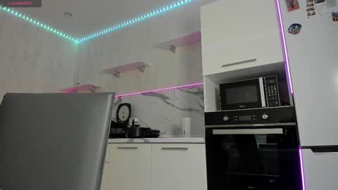 radiance_ online show from October 7, 2025, 5:54 pm