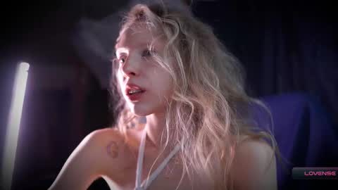 Snapshot of radiant_ada chatting on November 20, 2025, 8:47 am ada online show from November 20, 2025, 8:47 am