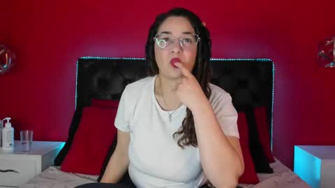 radiant_sapphire online show from December 9, 2024, 2:17 pm