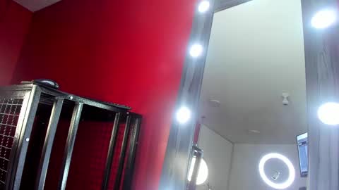 radiant_sapphire online show from December 13, 2024, 2:16 pm