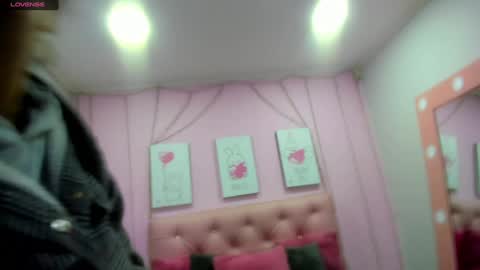 radiant_sapphire online show from January 22, 2025, 2:48 am