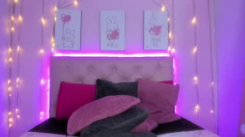 radiant_sapphire online show from February 1, 2025, 9:54 am