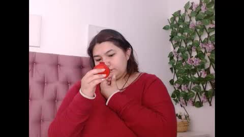 radiantgoddes online show from November 18, 2025, 1:04 pm