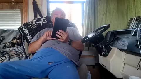 Snapshot of radiomantim chatting on June 9, 2026, 2:17 pm Radioman for fun online show from June 9, 2026, 2:17 pm