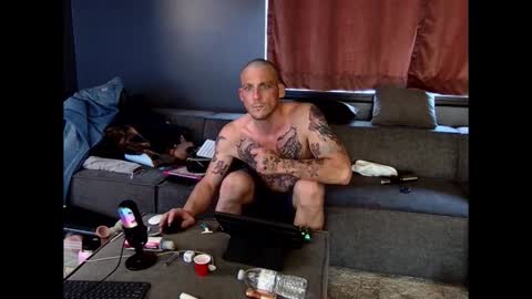 Lauren online show from November 25, 2025, 10:43 pm