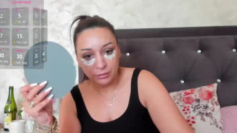 raelledarkstar online show from May 26, 2026, 7:15 am