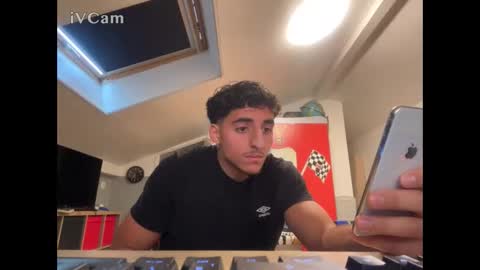 Snapshot of raes69 chatting on December 2, 2025, 9:47 am raes online show from December 2, 2025, 9:47 am