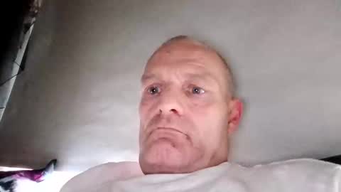 Snapshot of ragingzef69 chatting on October 18, 2025, 9:04 pm Bigthickdickinvic online show from October 18, 2025, 9:04 pm