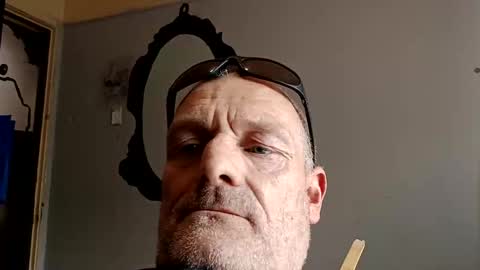 Snapshot of ragingzef69 chatting on November 19, 2025, 10:43 pm Bigthickdickinvic online show from November 19, 2025, 10:43 pm