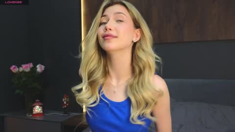 Lisa online show from December 11, 2024, 7:46 pm